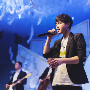 国产Chinese男男Gay吧
